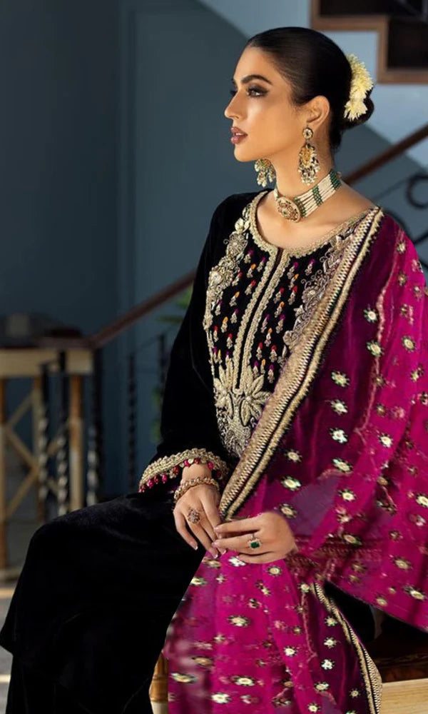 3PCs Velvet Dress With Embroidered Organza Dupatta - 1026