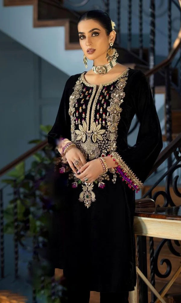 3PCs Velvet Dress With Embroidered Organza Dupatta - 1026