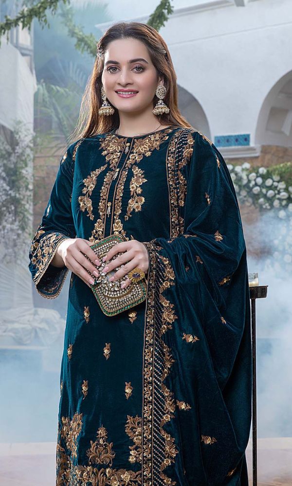 Sequance Embroidered Velvet Three piece With Velvet Shawl - 1039