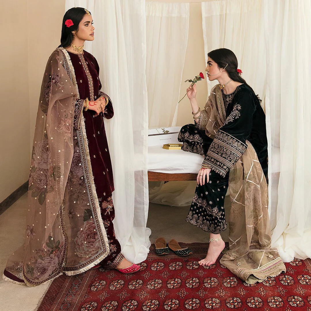 3PCs Embroidered Velvet Dress With Embroidered Organza Dupatta - 1032