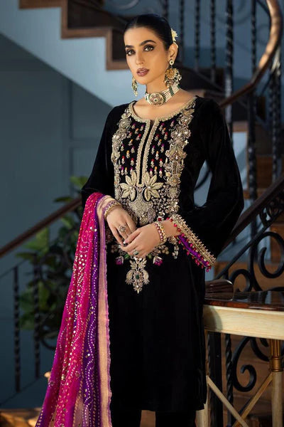 3PCs Velvet Dress With Embroidered Organza Dupatta - 1026