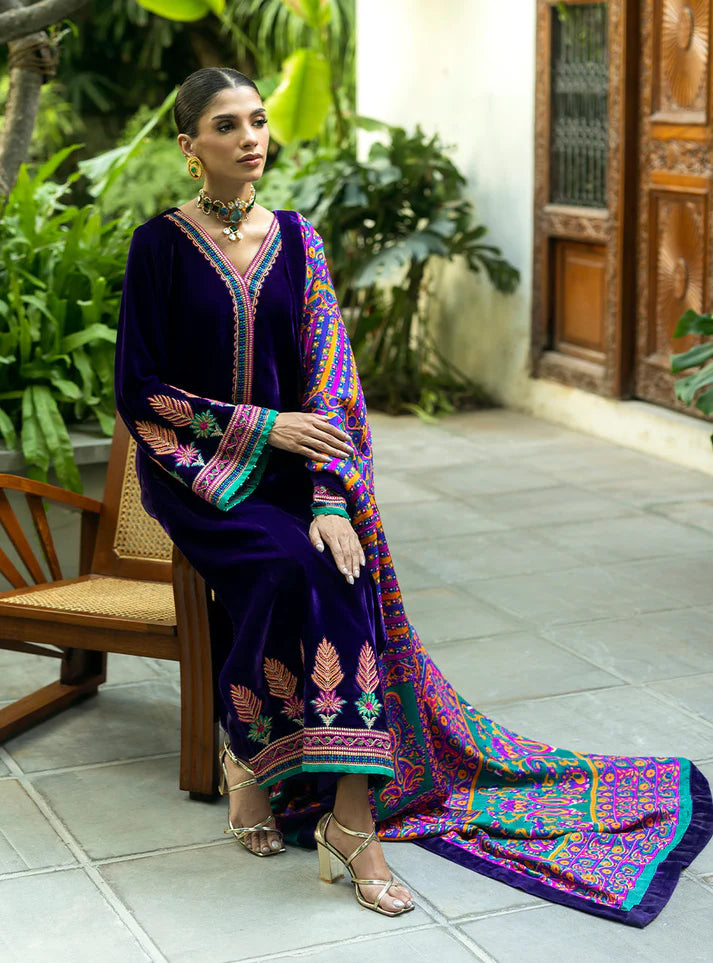 3piece Embroidered Velvet Dress - 1017