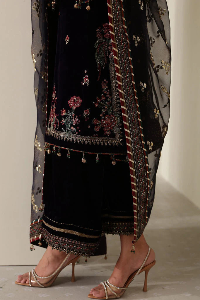 3-Piece Embroidered Velvet Suit Embroidered Organza Dupatta - 1024