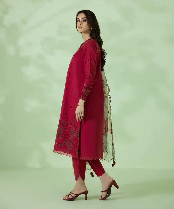 Sapphire Embroidered lawn Three Piece SPW-751