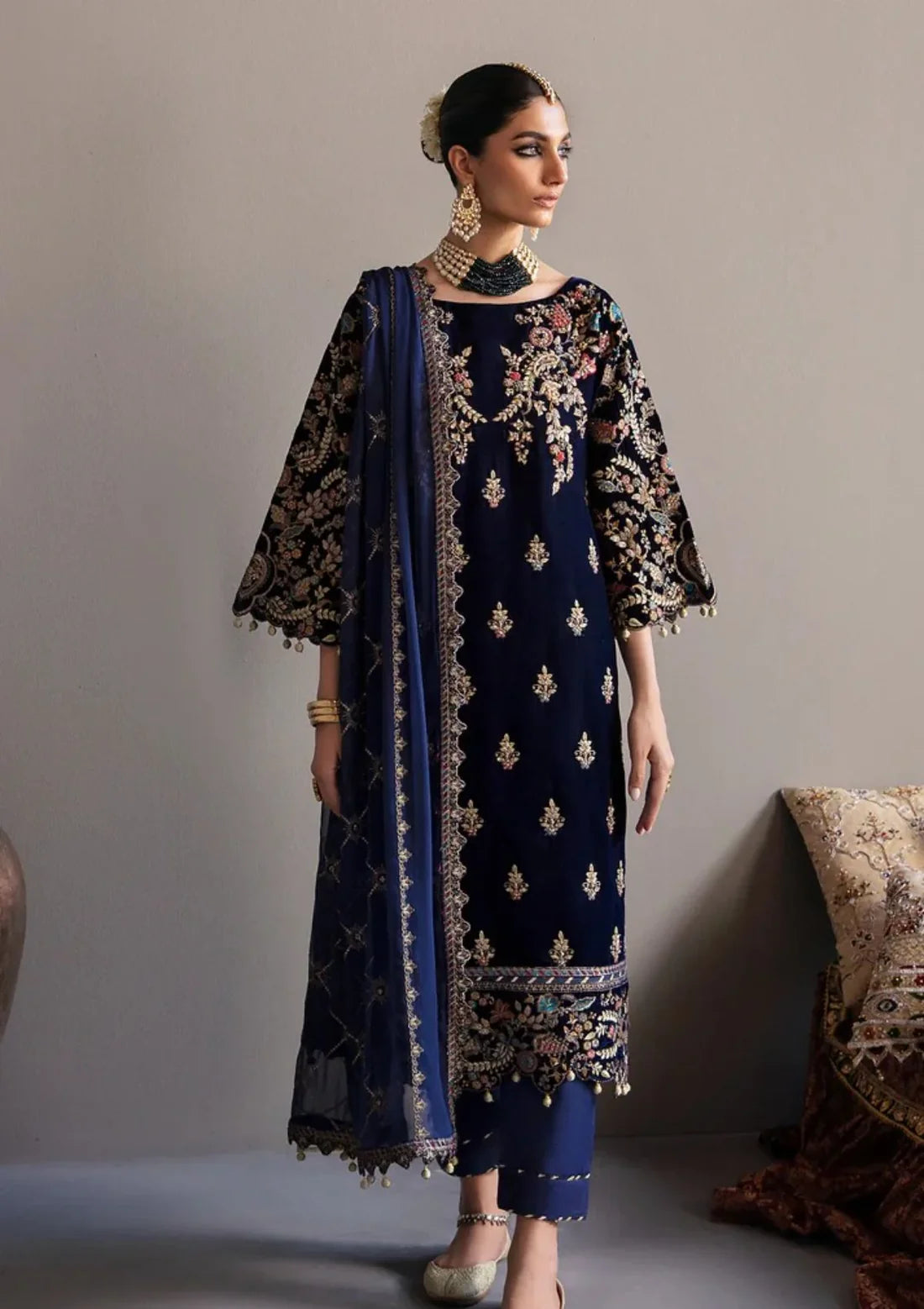 3Piece Embroidered Velvet Dress - 1009