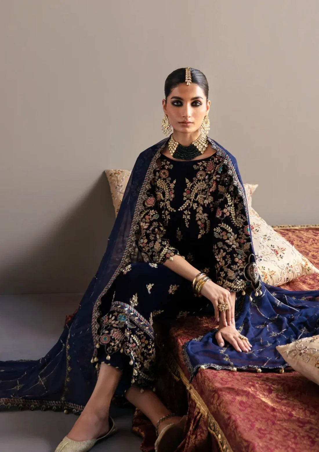 3Piece Embroidered Velvet Dress - 1009