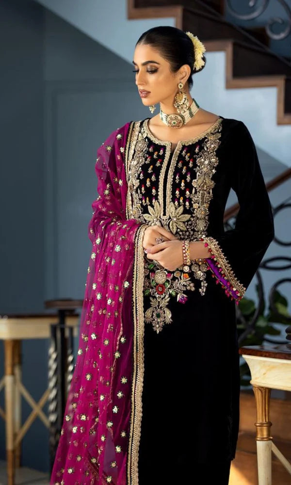 3PCs Velvet Dress With Embroidered Organza Dupatta - 1026