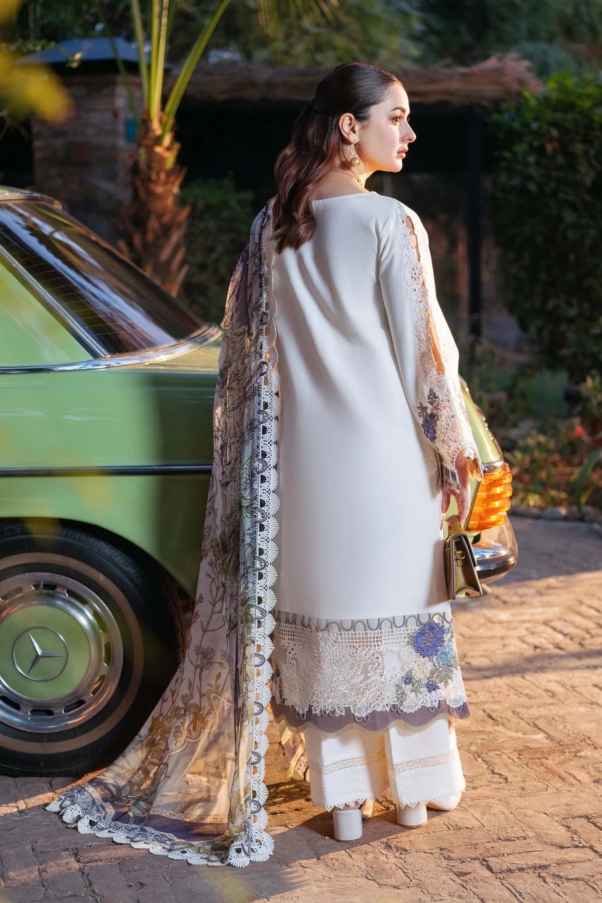 Chikenkari Qalamkar Embroidered lawn Three Piece QL-1030