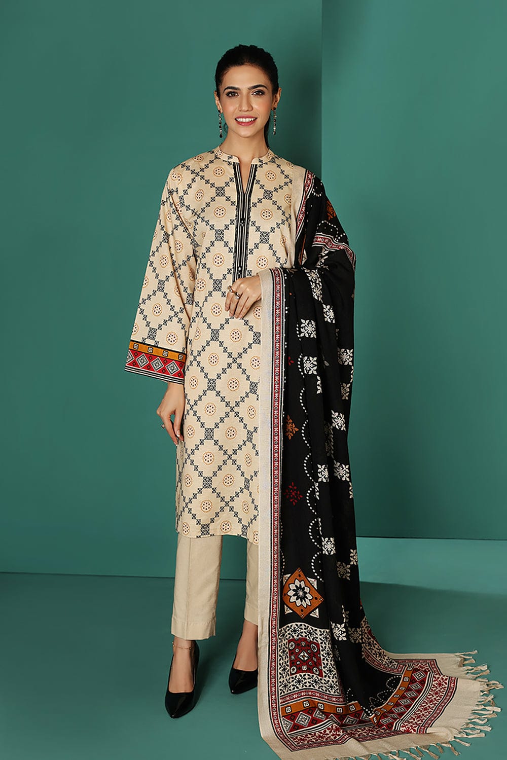 Nishat 541 Skin  Dhanak Embroidered three piece With Woolen Shawl