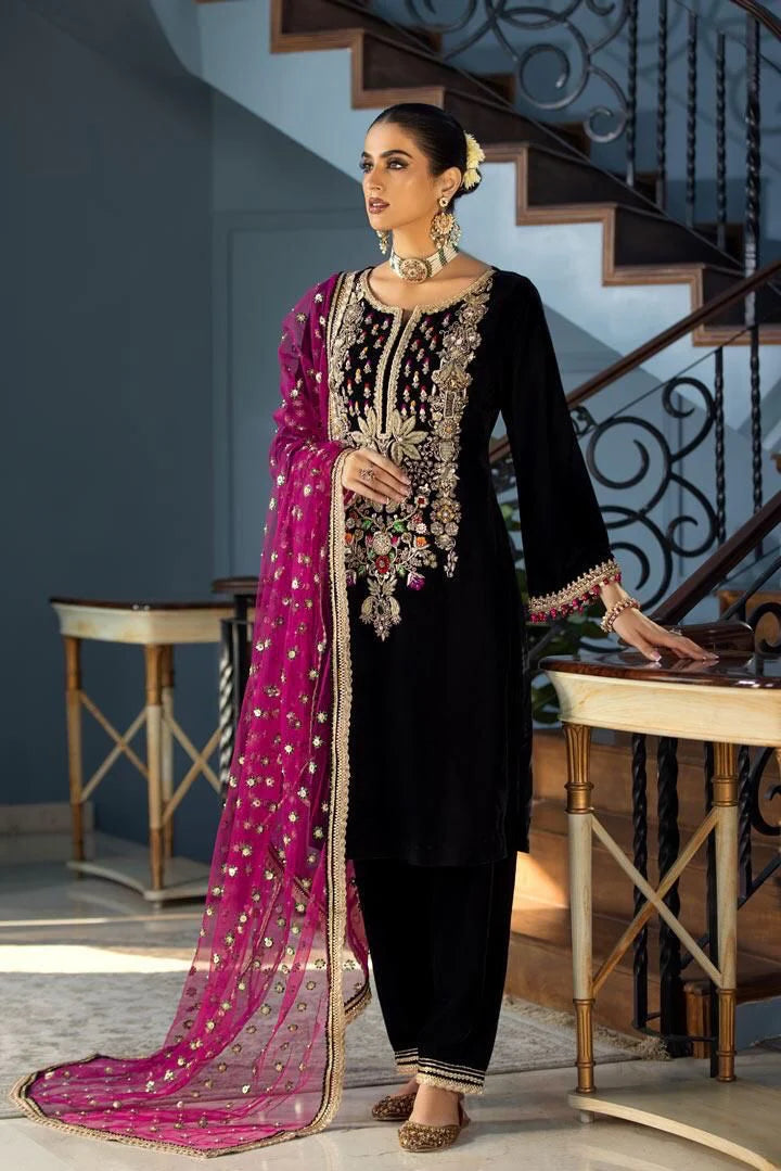 3PCs Velvet Dress With Embroidered Organza Dupatta - 1026
