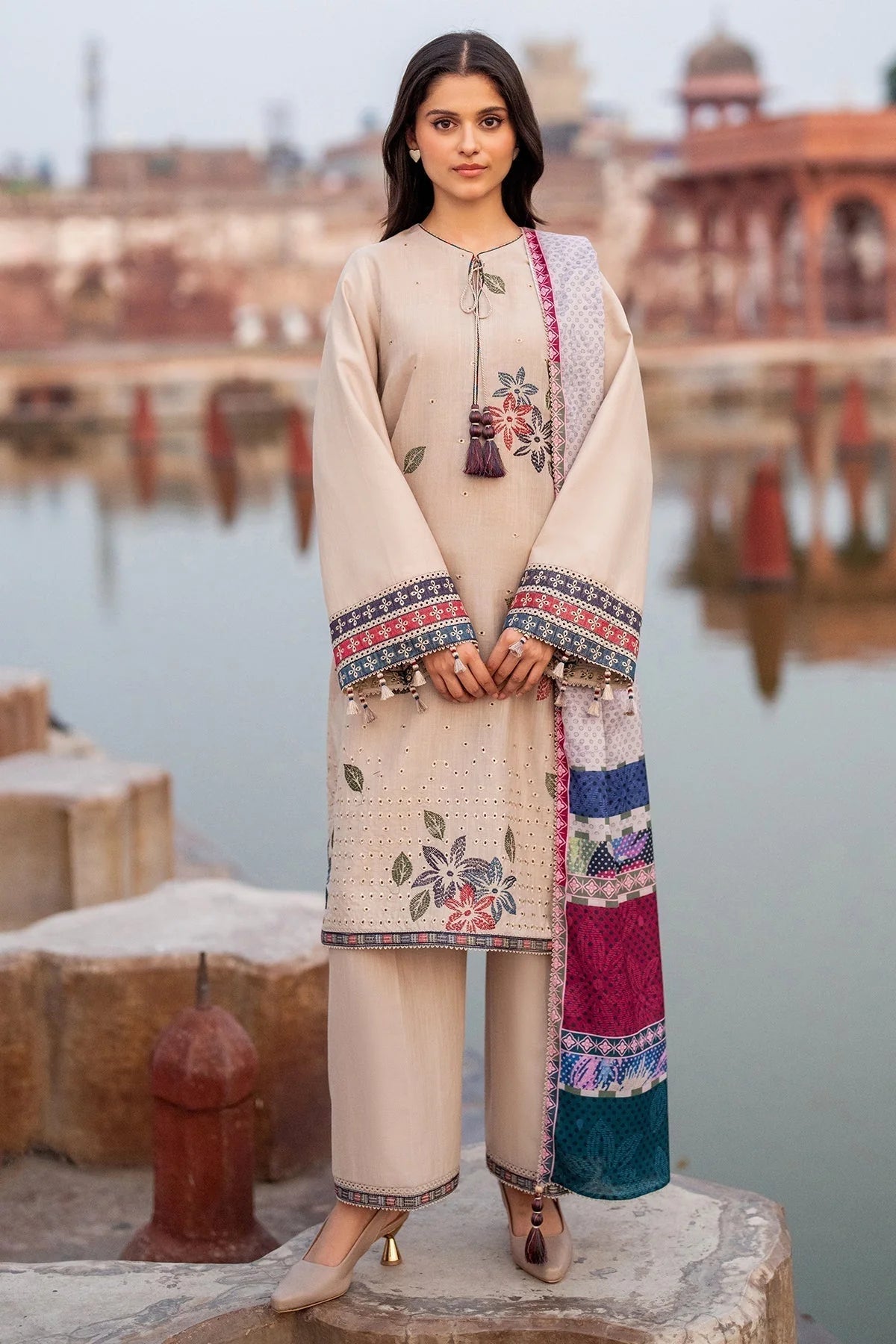 jazmin Embroidered lawn Three Piece jz-850