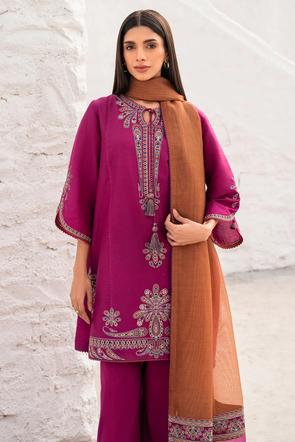 jazmin Embroidered lawn Three Piece D-31