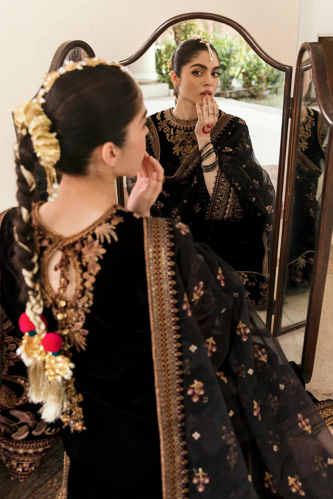 Embroidered Velvet Dress With Organza embroidered Dupatta - 1037