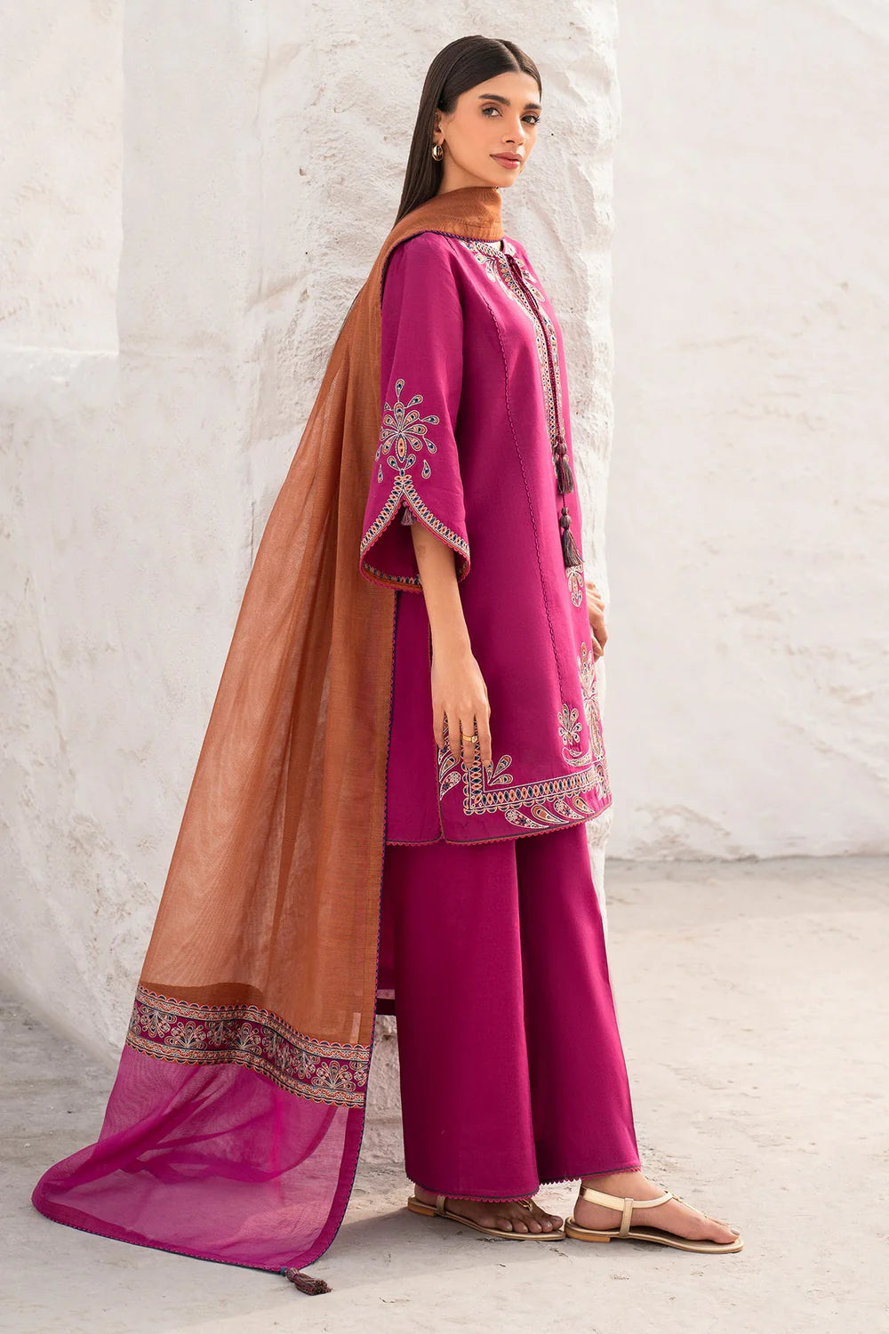 jazmin Embroidered lawn Three Piece D-31