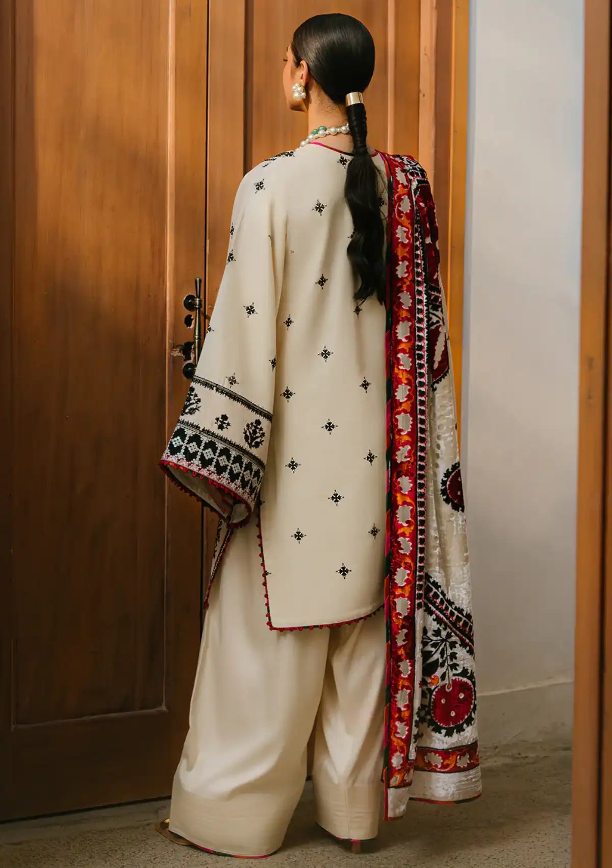BIN ILYAS Embroidered lawn Three Piece BIL-06