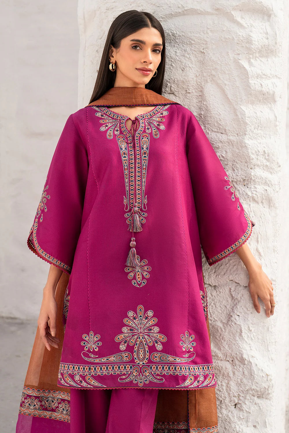 jazmin Embroidered lawn Three Piece D-31