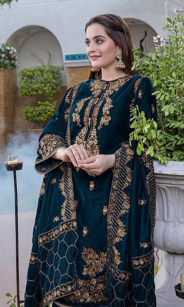 Sequance Embroidered Velvet Three piece With Velvet Shawl - 1039