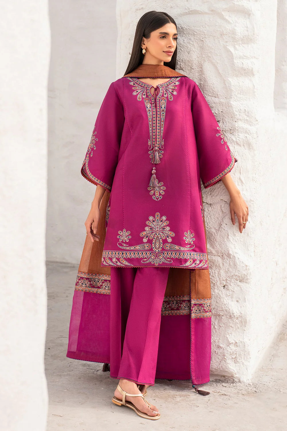 jazmin Embroidered lawn Three Piece D-31