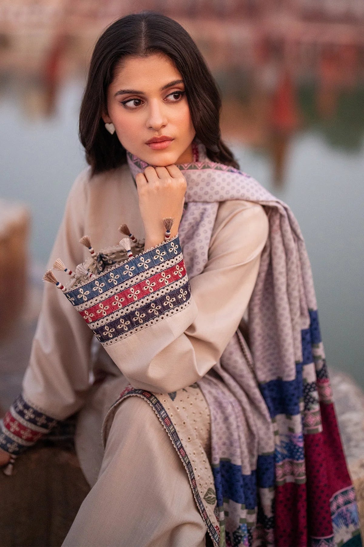 jazmin Embroidered lawn Three Piece jz-850