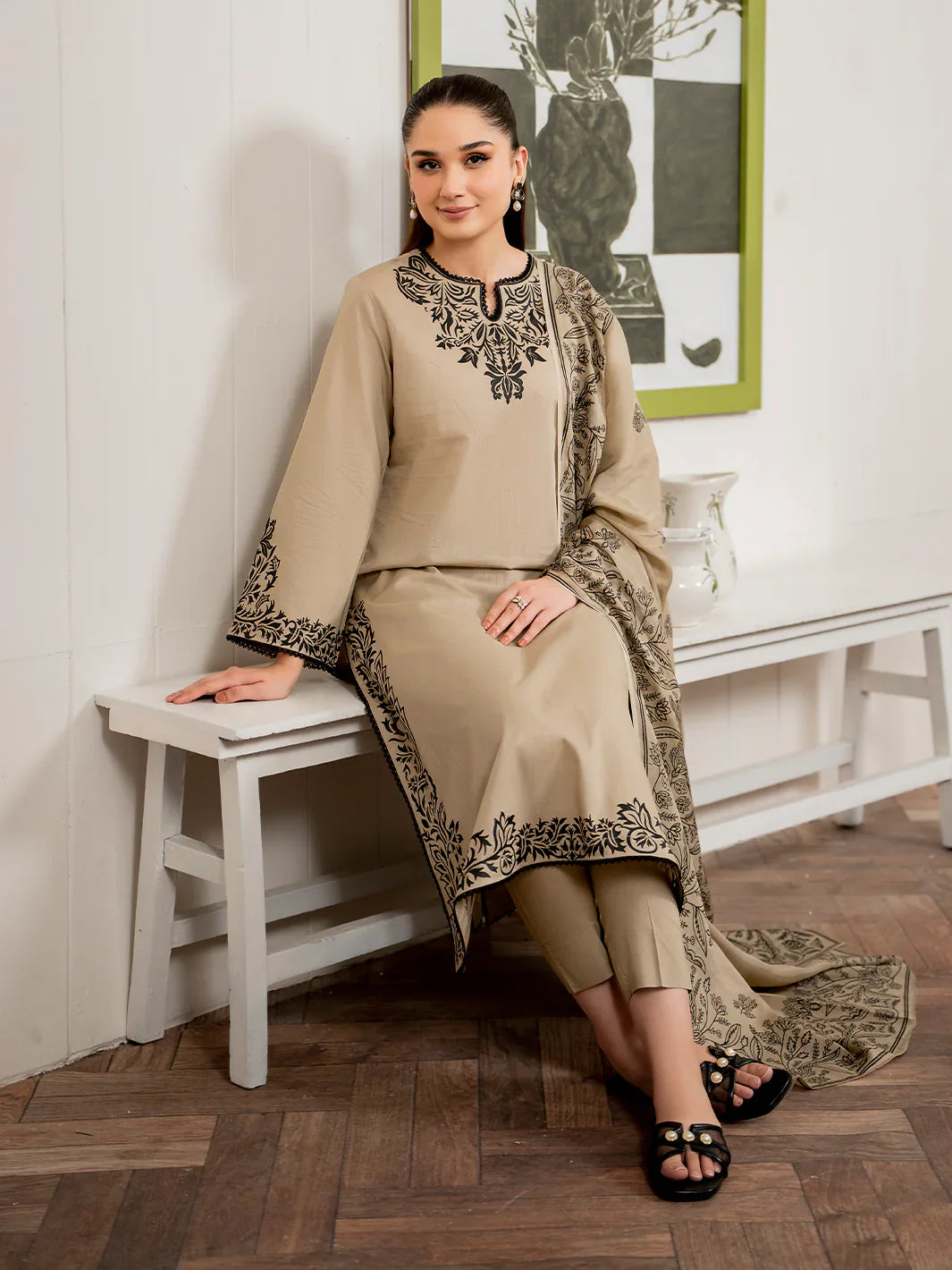 Sapphire  Embroidered lawn Three Piece SPL-746