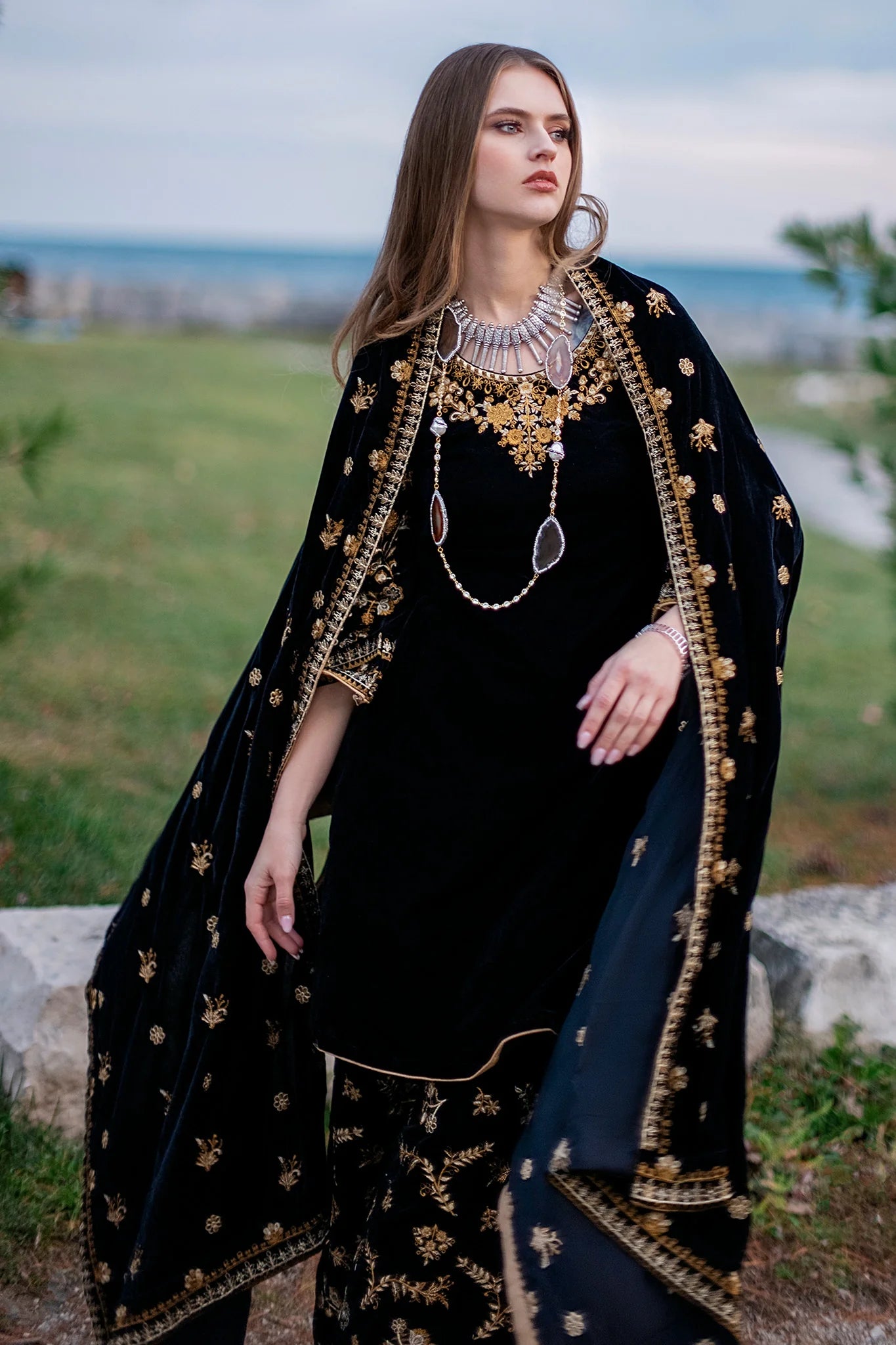 Embroidered Velvet 3-Piece Dress with Velvet Shawl - 1004
