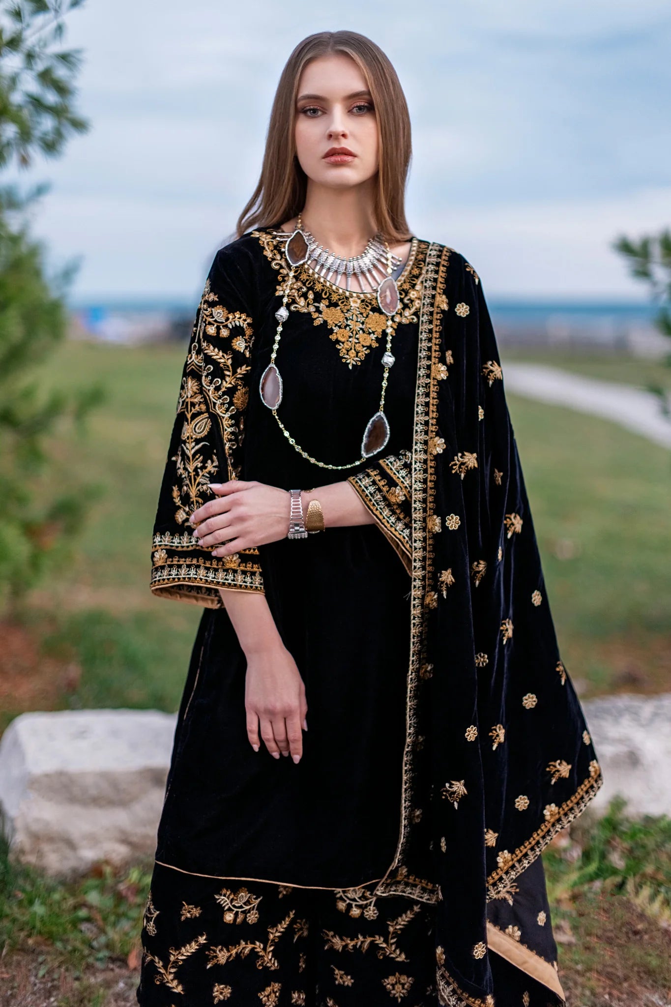 Embroidered Velvet 3-Piece Dress with Velvet Shawl - 1004