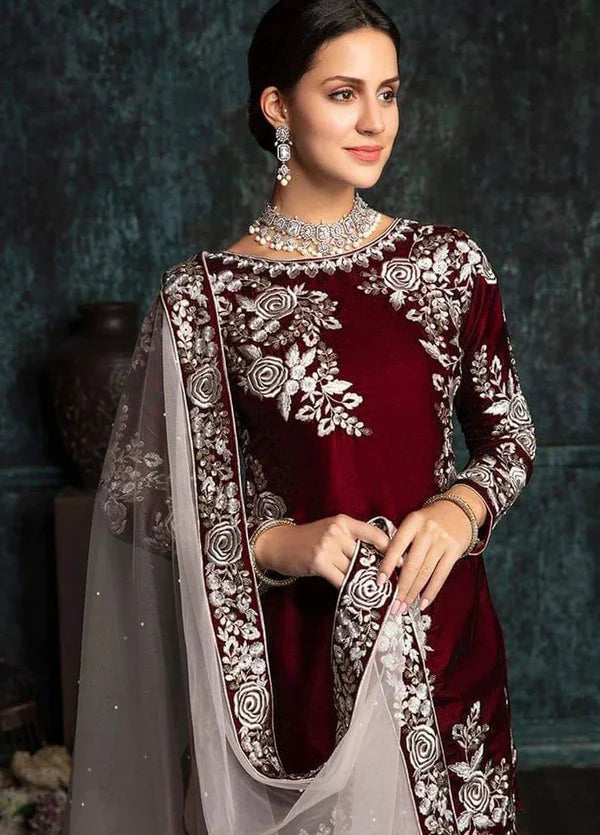 Embroidered Velvet 3-Piece Dress with Organza Dupatta - 1005