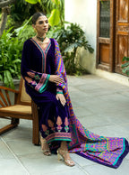 Regal Charm 1017