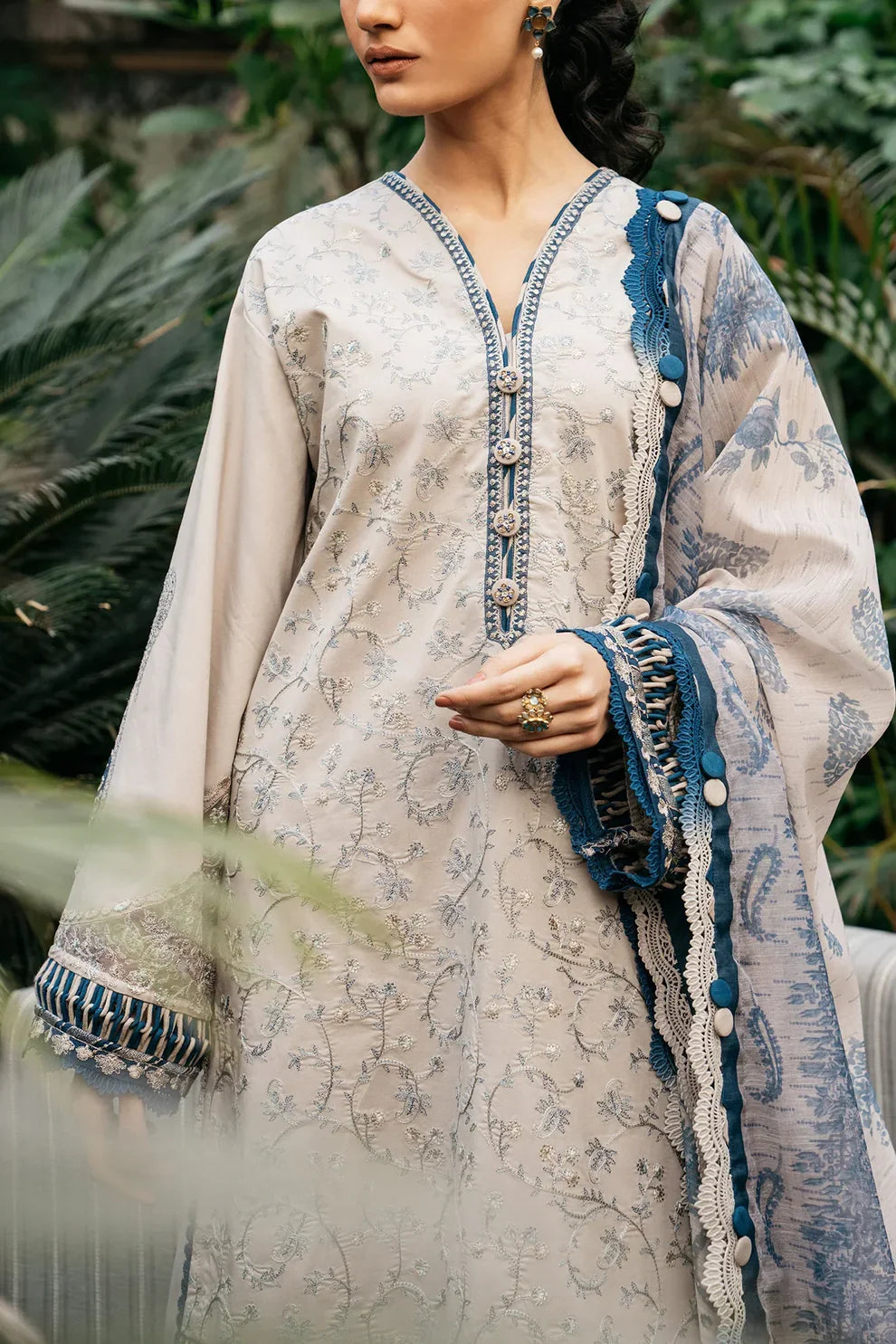 Ethnic Embroidered lawn Three Piece ET-98