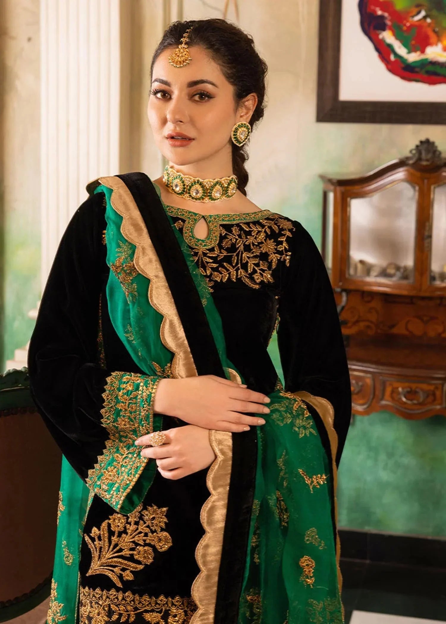 3-Piece Embroidered Velvet Suit Embroidered Organza Dupatta - 1038