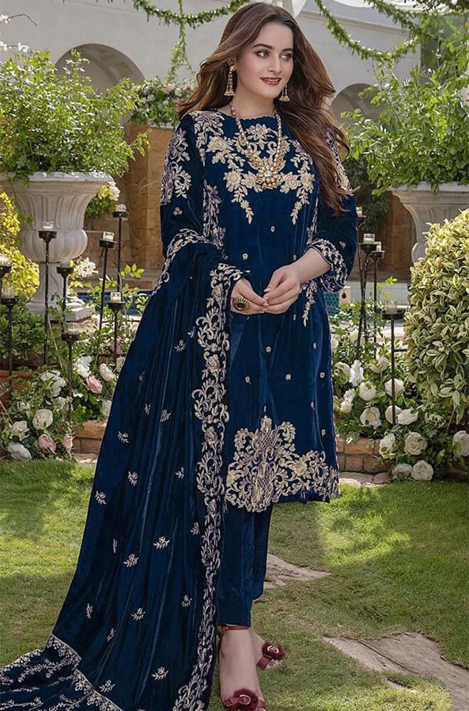 Embroidered Velvet Three piece With Velvet Shawl - 1036